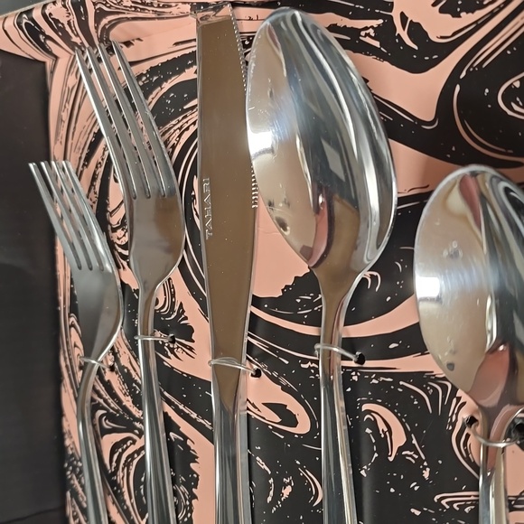 HOST PICK. NIB. Tahari Home 20pc Flatware Set - Picture 5 of 5